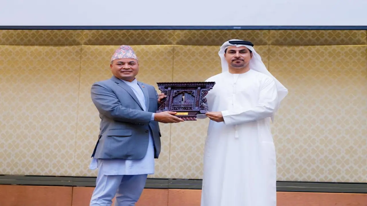 الإمارات ونيبال تسلطان الضوء على آفاق الاستثمار والسياحة والتكنولوجيا